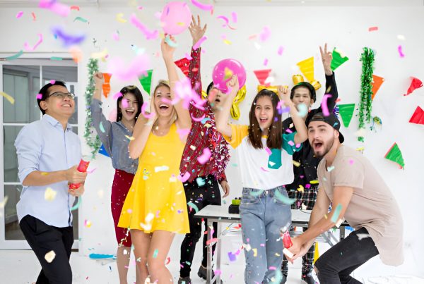 Bí quyết tổ chức tiệc tất niên thành công