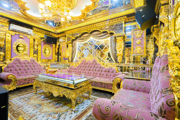 Nhân viên tạp vụ Queen Karaoke tại Buôn Ma Thuột